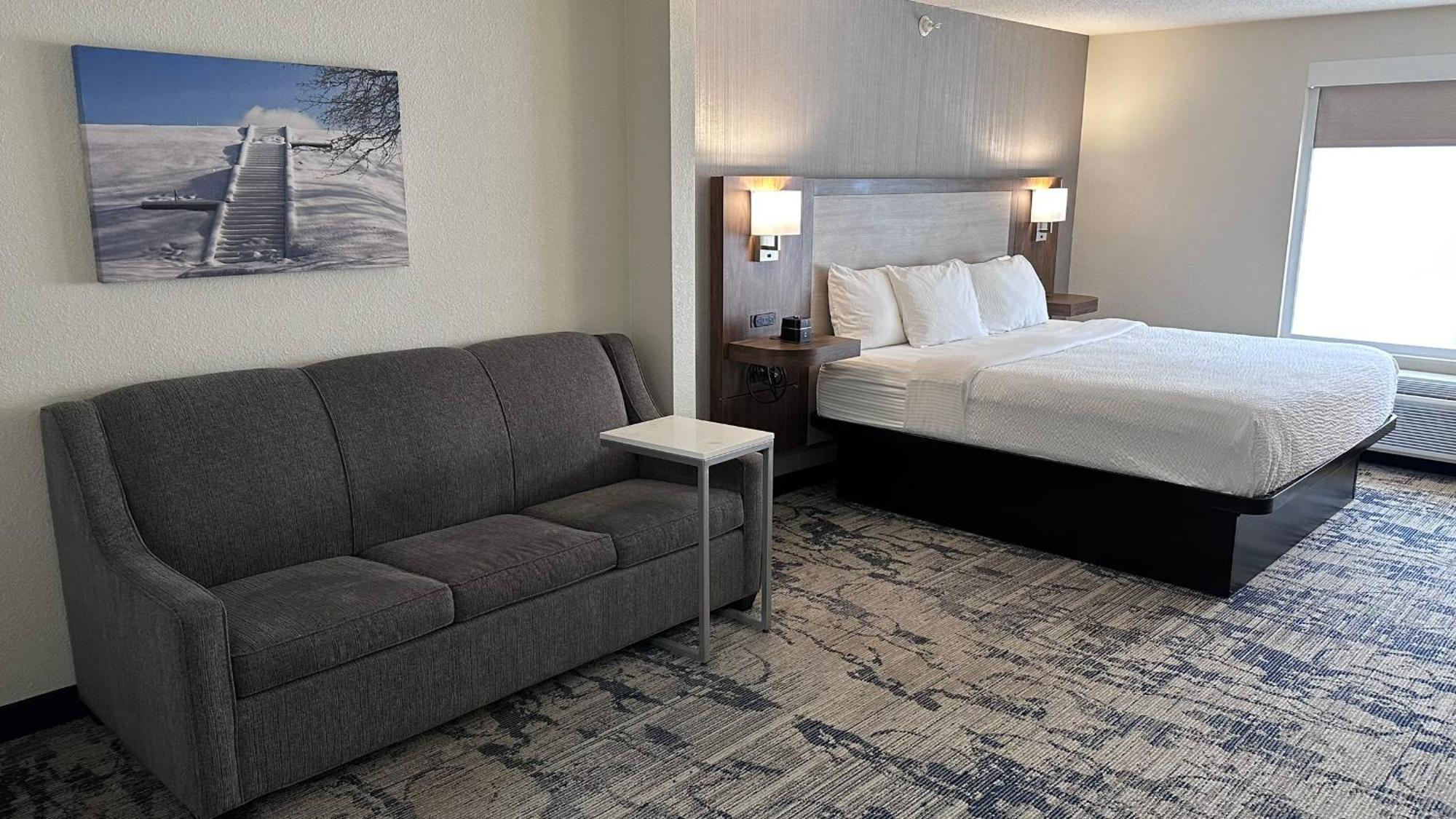 Отель La Quinta By Wyndham Milwaukee Sw New Berlin Экстерьер фото