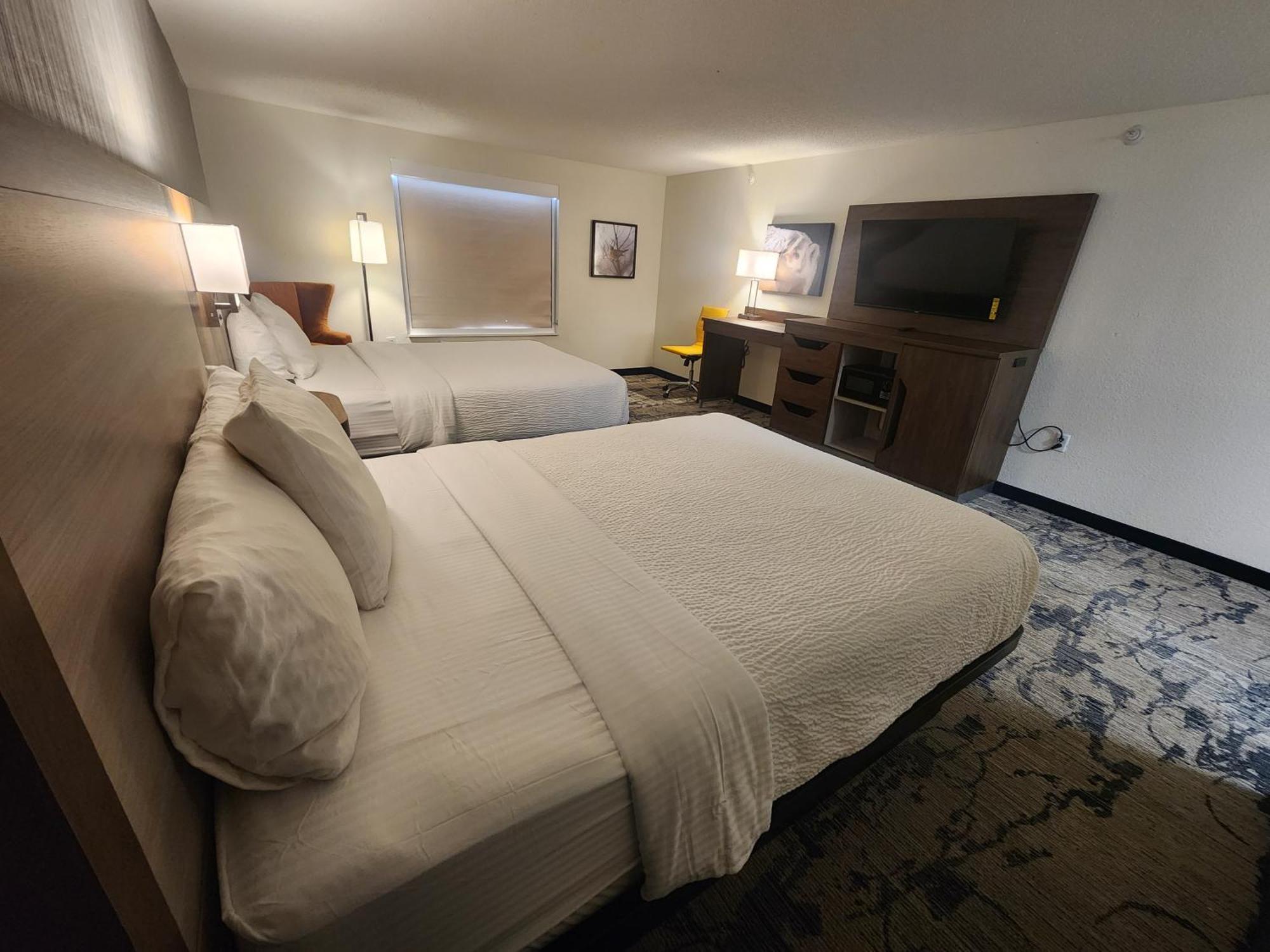 Отель La Quinta By Wyndham Milwaukee Sw New Berlin Экстерьер фото