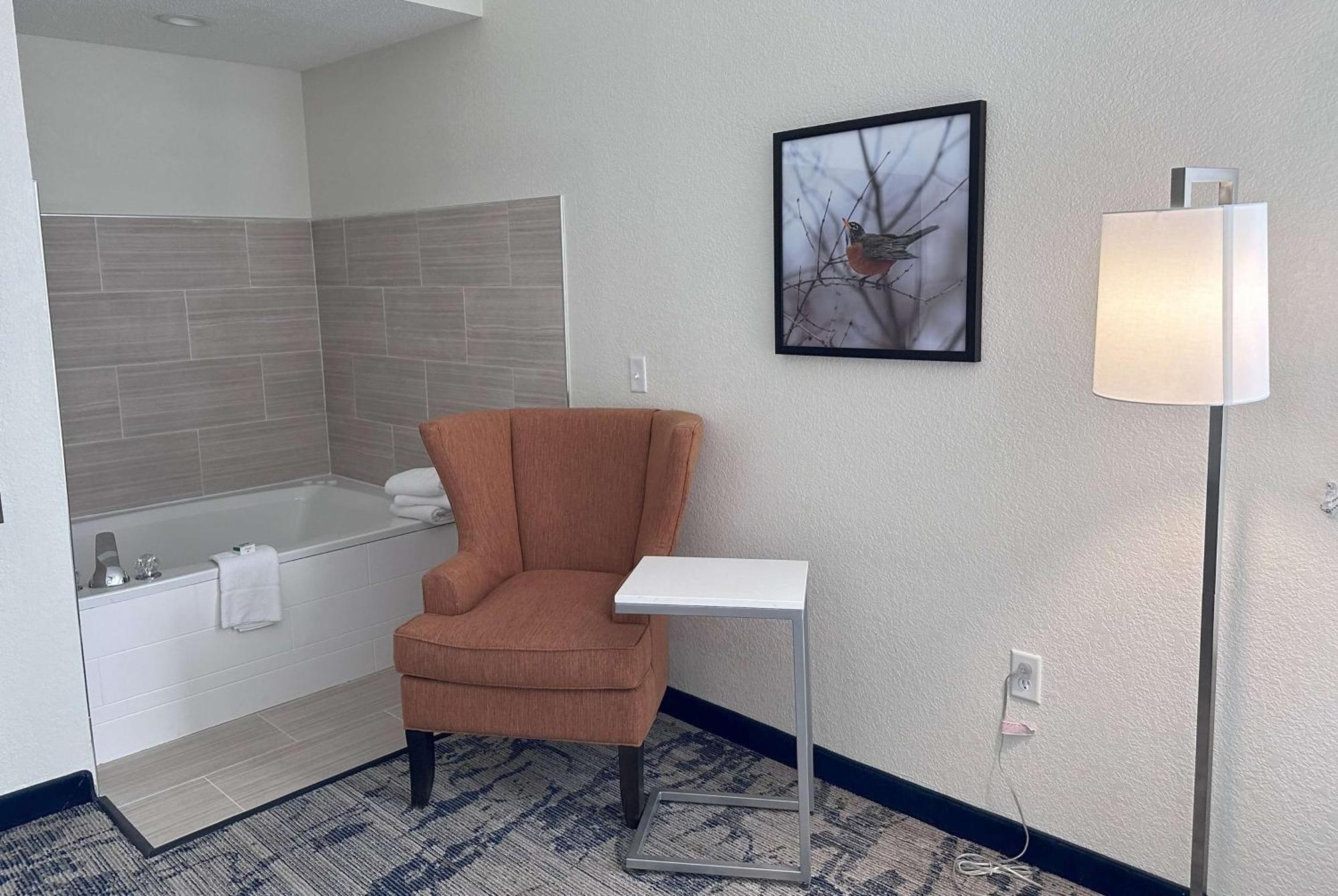 Отель La Quinta By Wyndham Milwaukee Sw New Berlin Экстерьер фото